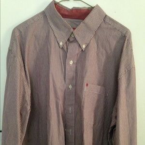 IZOD Men's button up casual shirt. Size: XL